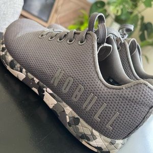 NoBull Grey Trainers women 7.5 light wear